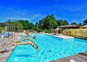 Location sur Calviac en Perigord : Camping Domaine des Chênes Verts****